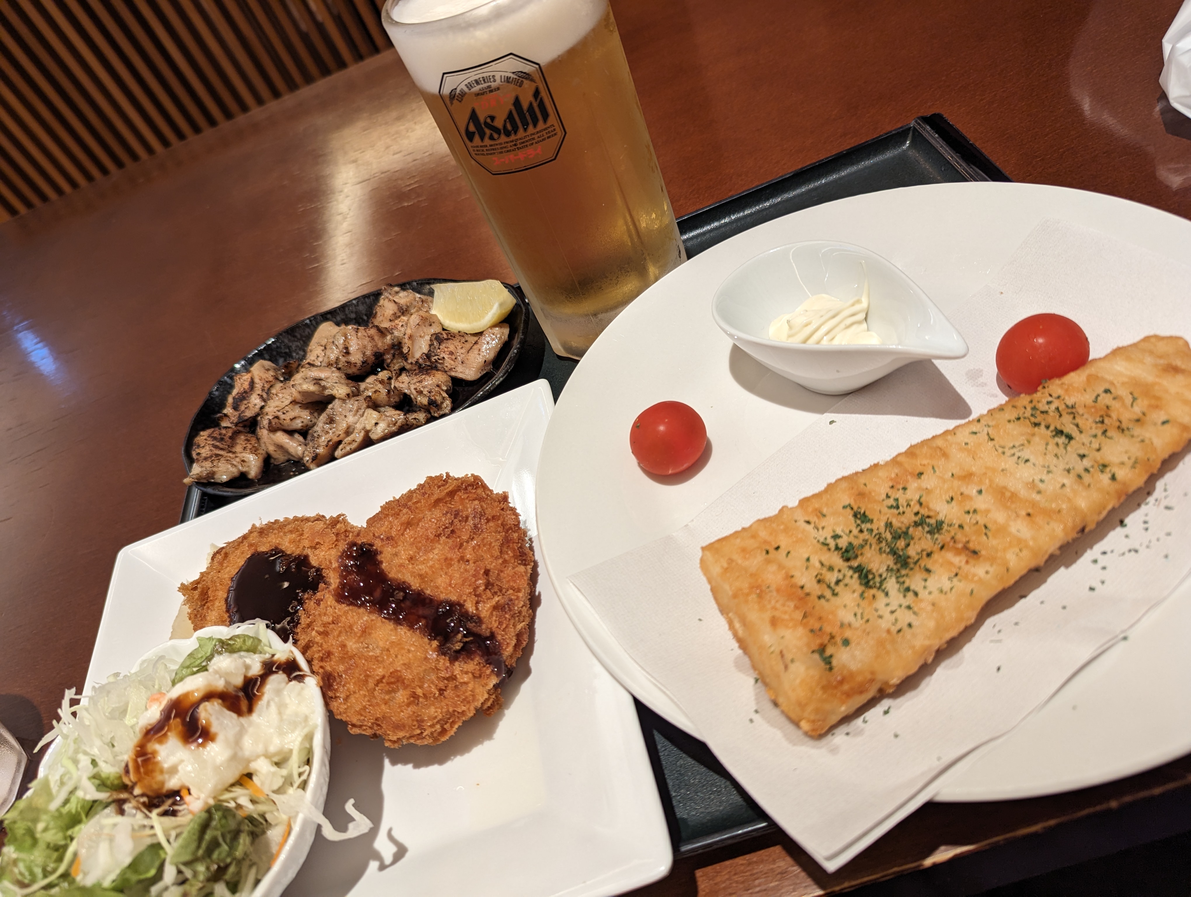 ワークホテル高槻アネックスでの風呂上がりのビールと夕食